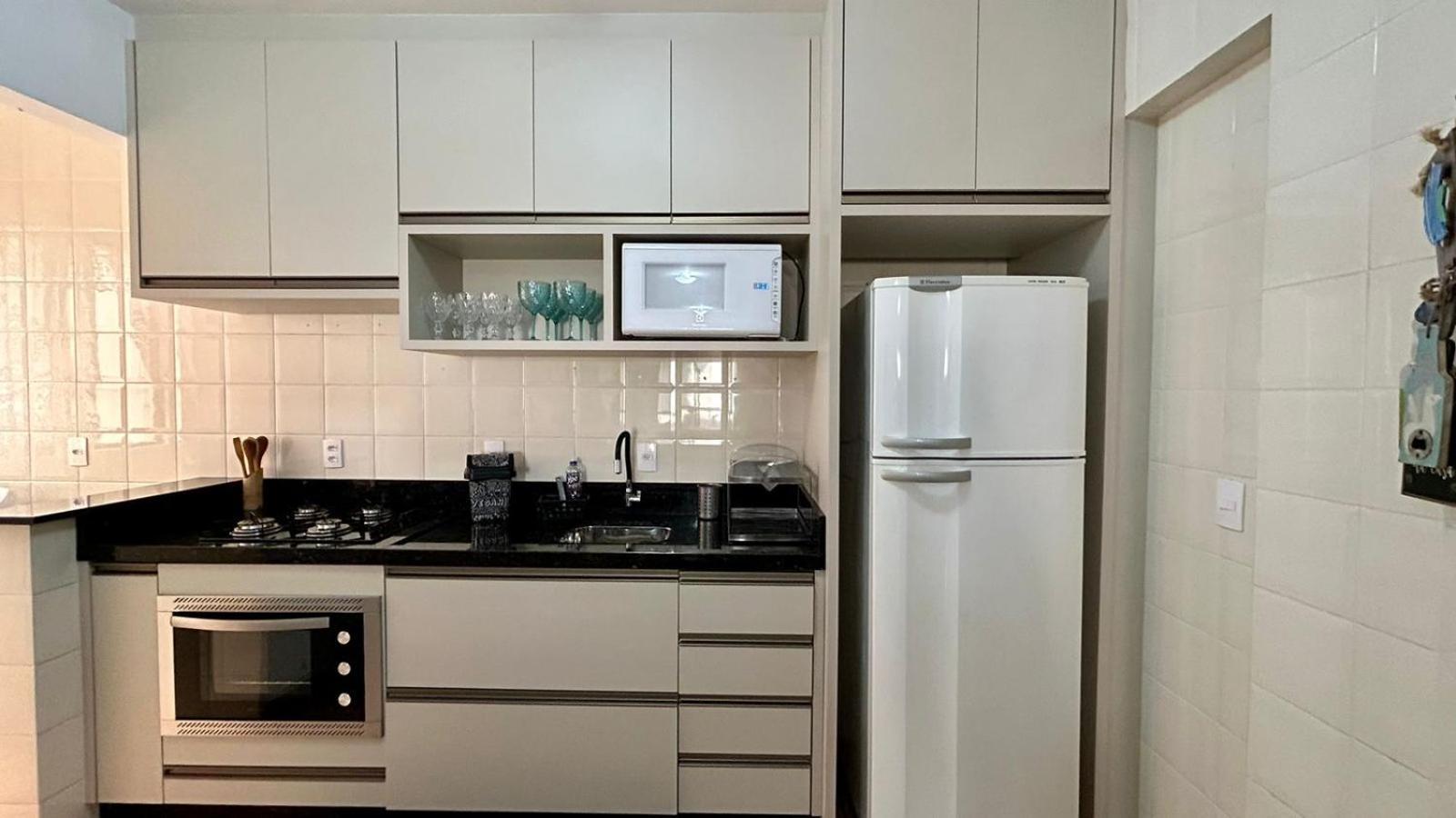 Bombas/ Bombinhas, A 50M Do Mar, Apartamento 2 Quartos, Com Churrasqueira Na Sacada, Ar E Wi-Fi 외부 사진